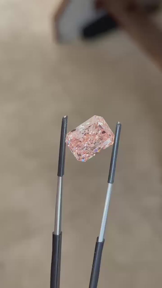 1 To 5 Ct Radiant Cut Pink Colour IGI Certified Lab Grown Diamond Vvs/Vs Loose Diamond Ring